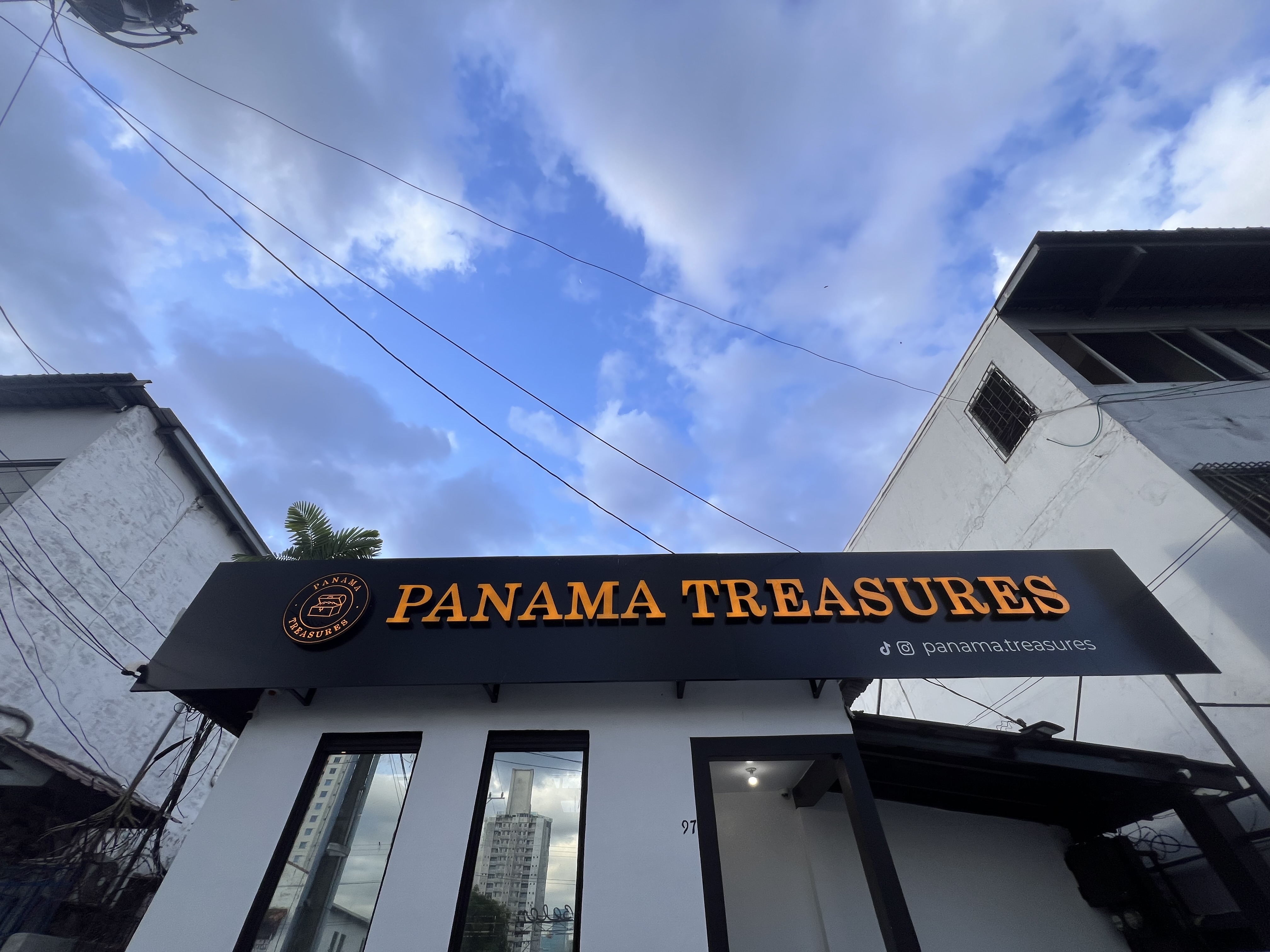 Panama Treasures store front in Panama City
